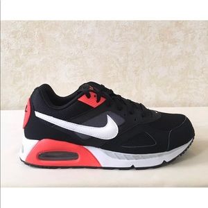 Nike Air Max IVO Lifestyle & Sports Black Crimson NWT Nike Air Max IVO Lifestyle & Sports Black Crimson NWT